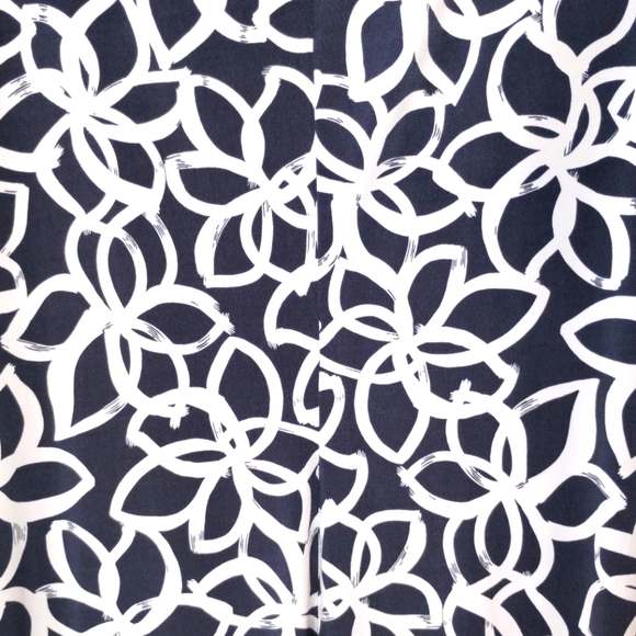 Anne Klein Women's Valentina Printed Sheath Dress Blue and White - Picture 3 of 5